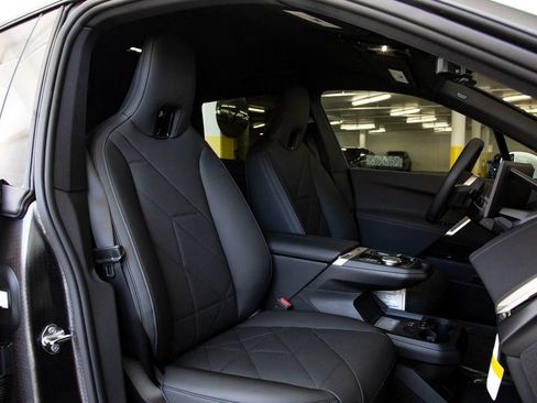 Used 2026 BMW iX xDrive45 w/ Premium Package image 31