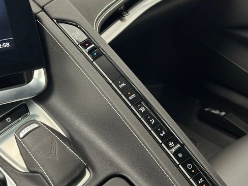 Used 2021 Chevrolet Corvette Stingray Coupe w/ Z51 Performance Package image 76