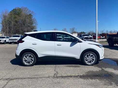 New 2027 Chevrolet Bolt LT w/ Comfort Package FWD image 2