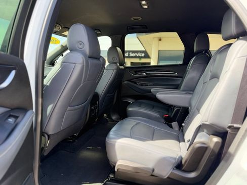 Used 2024 Buick Enclave Premium FWD image 10