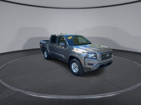 Used 2024 Nissan Frontier SV image 4