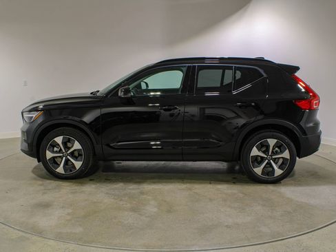 New 2026 Volvo XC40 B5 Plus w/ Climate Package AWD/4WD image 2