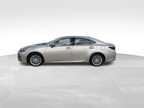 Used 2016 Lexus ES 350 w/ Premium Package w/Wood Trim image 3