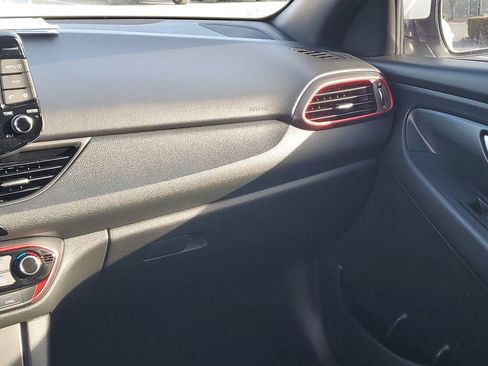 Used 2018 Hyundai Elantra GT Sport image 22