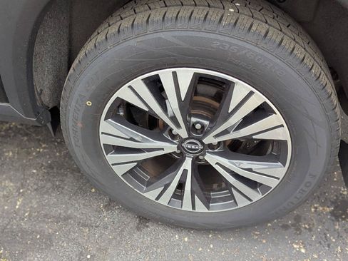 Used 2023 Nissan Rogue SV AWD/4WD image 26
