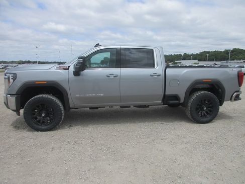 New 2026 GMC Sierra 2500 SLE w/ SLE Value Package; AWD/4WD image 10