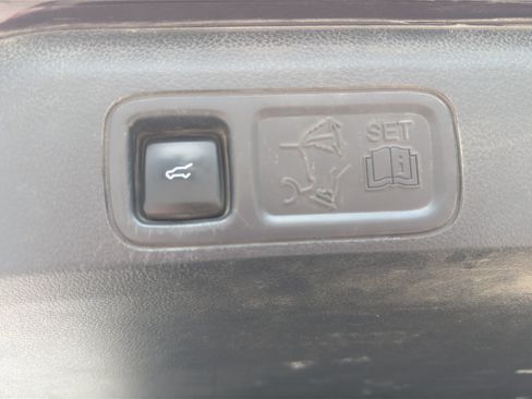 Used 2023 Ford Expedition Limited RWD image 21