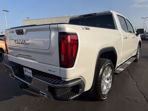 Used 2021 GMC Sierra 1500 SLT AWD/4WD image 3