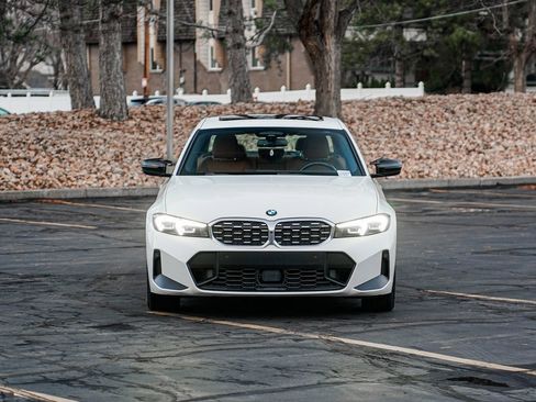 Used 2023 BMW M340i xDrive image 2