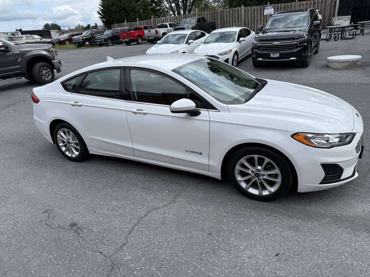Used 2019 Ford Fusion SE FWD image 3