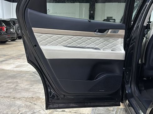 Used 2021 Hyundai Palisade Calligraphy image 23