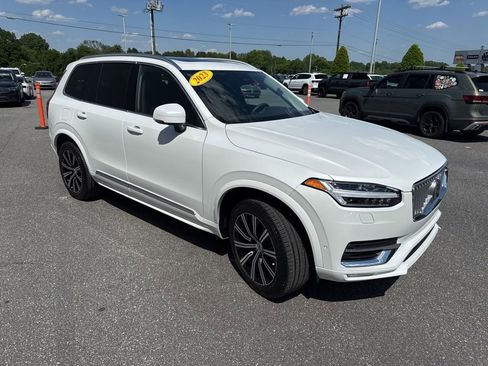Used 2023 Volvo XC90 B5 Plus AWD/4WD image 3