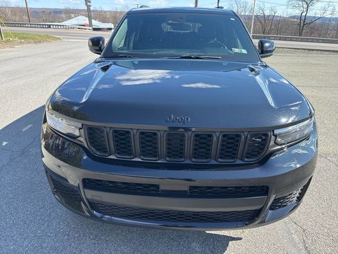 Used 2023 Jeep Grand Cherokee L Laredo image 9