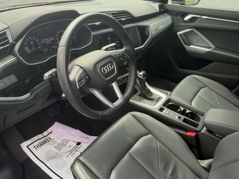 Used 2021 Audi Q3 2.0T Premium w/ Convenience Package AWD/4WD image 4