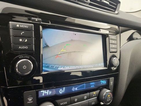 Used 2021 Nissan Rogue Sport SV image 4