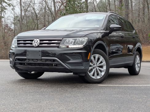 Used 2020 Volkswagen Tiguan S image 4