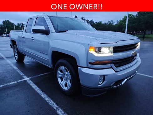 Used 2018 Chevrolet Silverado 1500 LT w/ All Star Edition AWD/4WD image 3