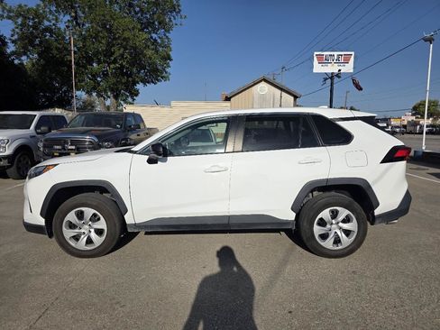 Used 2024 Toyota RAV4 LE AWD/4WD image 29