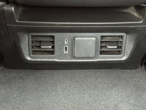 Used 2025 GMC Sierra 1500 SLT AWD/4WD image 39