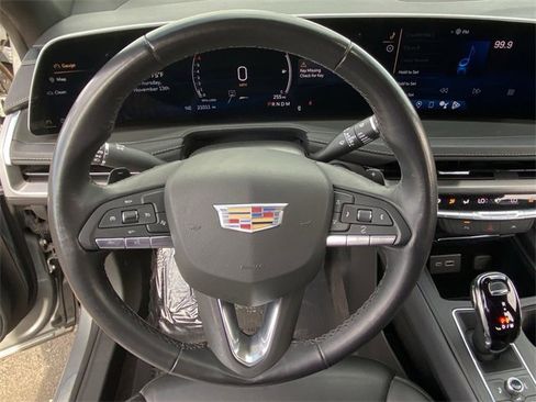 Used 2024 Cadillac XT4 Premium Luxury image 10