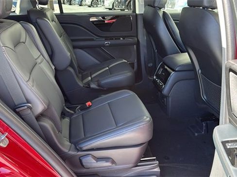 New 2025 Lincoln Aviator AWD image 11