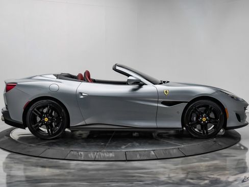 Used 2019 Ferrari Portofino image 23