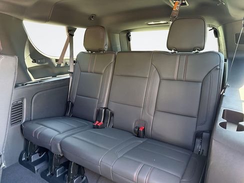 Used 2026 Chevrolet Suburban RST RWD image 26