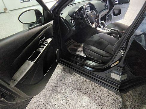 Used 2014 Chevrolet Cruze LT FWD image 15