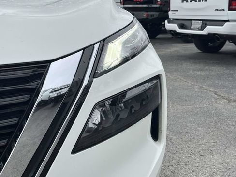 Used 2023 Nissan Rogue S AWD/4WD image 9