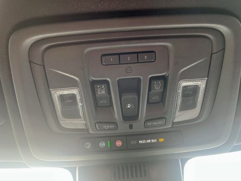 Used 2024 Chevrolet Silverado 2500 High Country w/ High Country Premium Package image 26