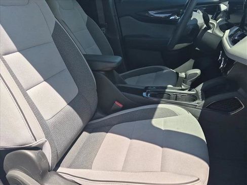 Used 2025 Chevrolet TrailBlazer LT FWD image 14