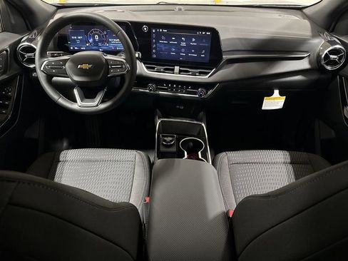 New 2026 Chevrolet Equinox LT w/ Safety and Technology Package AWD/4WD image 10