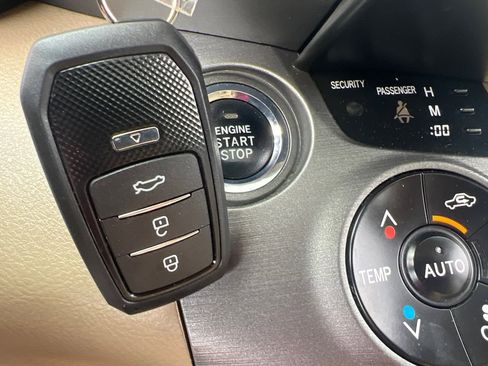 Used 2010 Toyota RAV4 Limited image 25