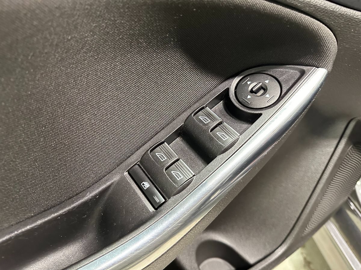 Used 2016 Ford Focus ST FWD image 22