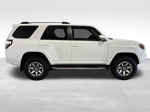 Used 2019 Toyota 4Runner SR5 Premium image 4