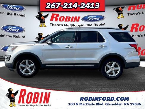 Used 2017 Ford Explorer XLT w/ Equipment Group 202A AWD/4WD image 4