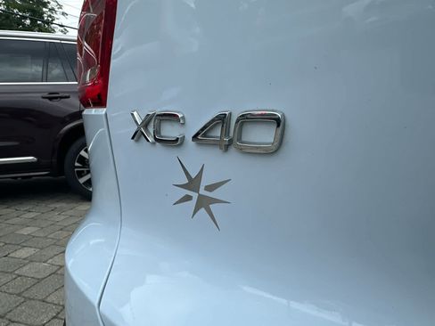 Used 2024 Volvo XC40 B5 Core w/ Protection Package Premier AWD/4WD image 31