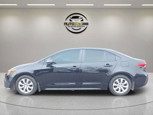 Used 2025 Toyota Corolla LE image 4