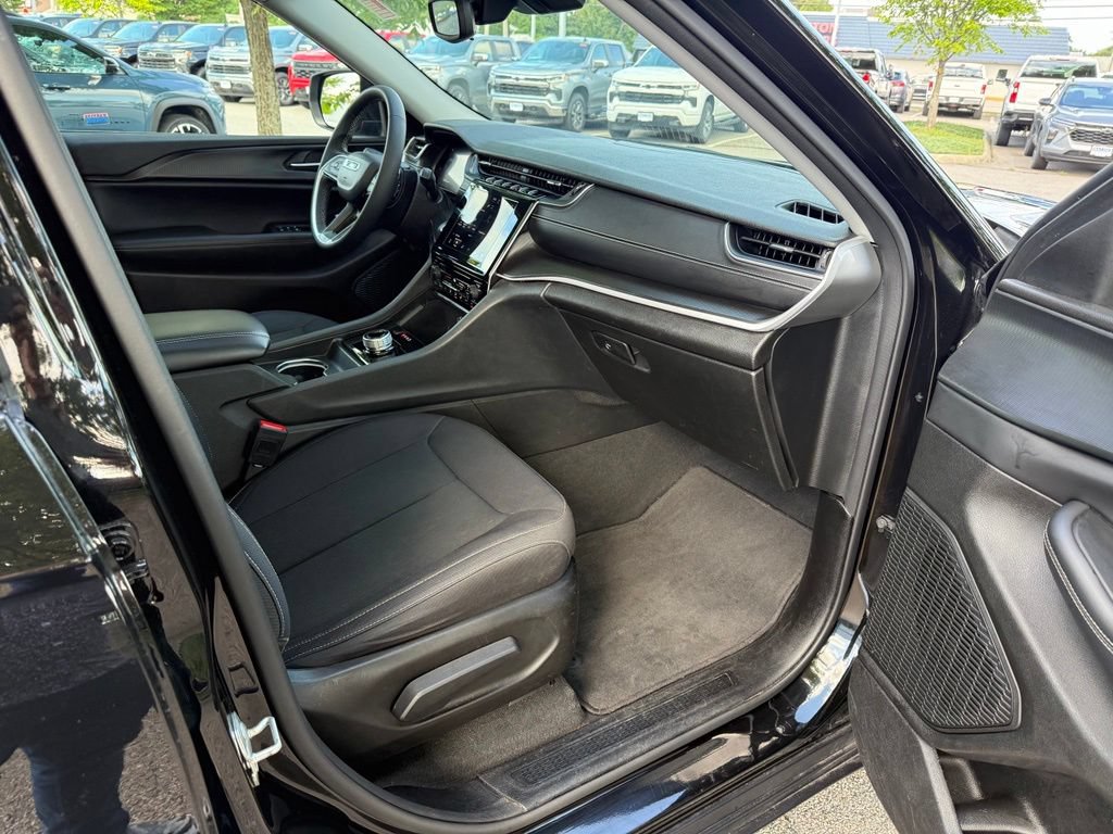 Used 2023 Jeep Grand Cherokee Laredo X AWD/4WD image 15