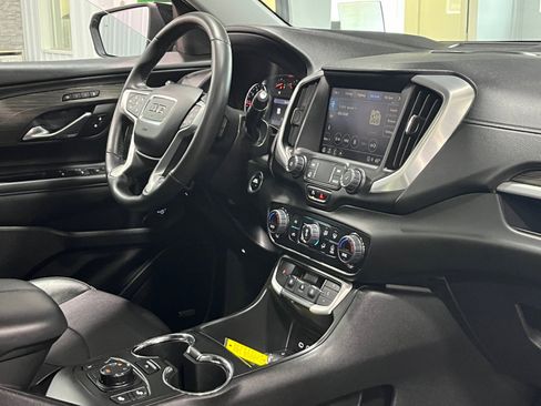 Used 2022 GMC Terrain SLT w/ Infotainment Package II image 10