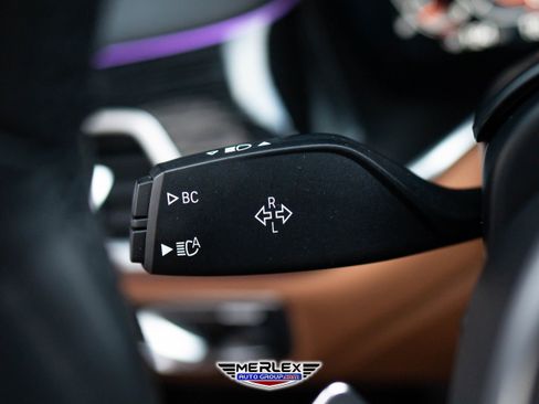 Used 2020 BMW 750i xDrive w/ M Sport Package image 31