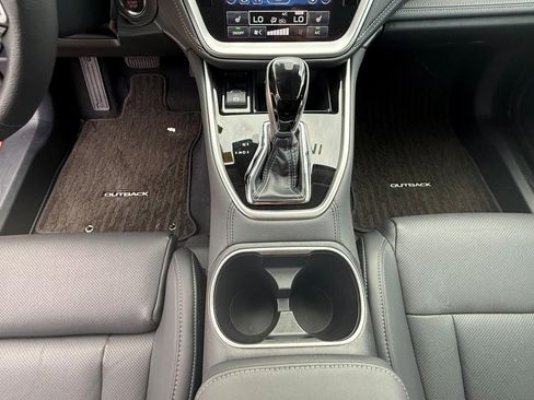 Used 2024 Subaru Outback Limited image 21