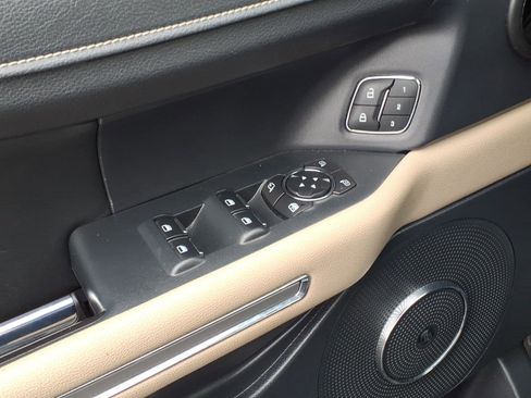 Used 2022 Ford Expedition Max Limited image 17