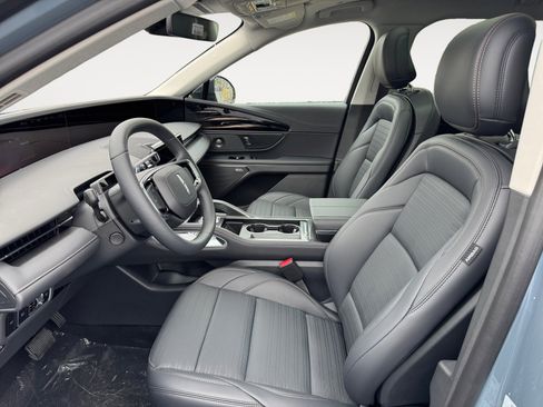 New 2026 Lincoln Nautilus Reserve image 11