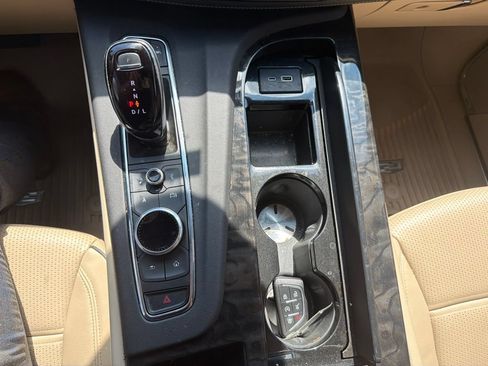Certified 2024 Cadillac Escalade Premium Luxury AWD/4WD image 13