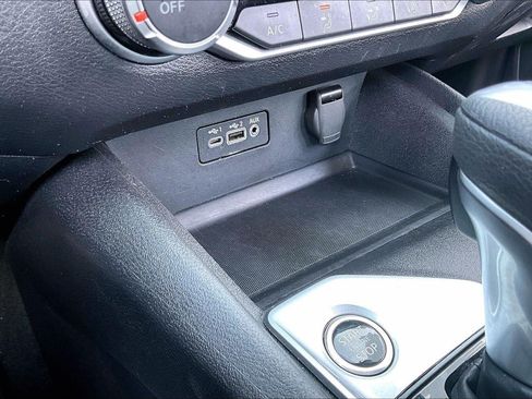 Used 2025 Nissan Altima 2.5 SV FWD image 16
