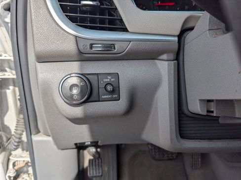 Used 2017 Chevrolet Traverse Premier image 25