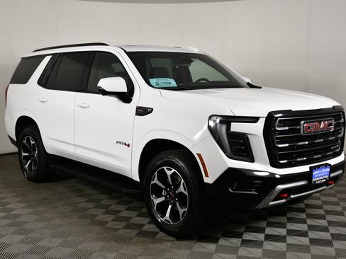 Used 2025 GMC Yukon AT4 AWD/4WD image 4