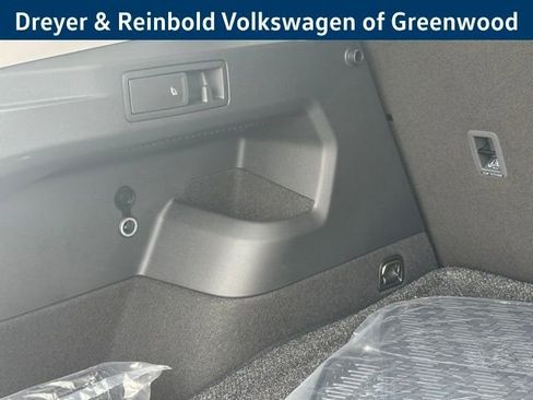 New 2026 Volkswagen Tiguan SE image 29