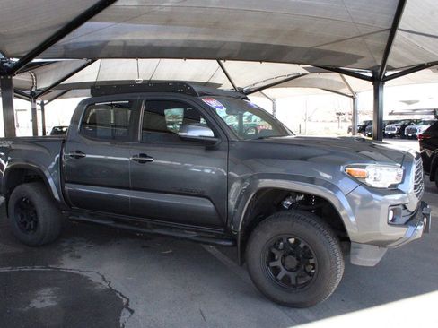 Used 2021 Toyota Tacoma TRD Sport w/ Technology Package image 17